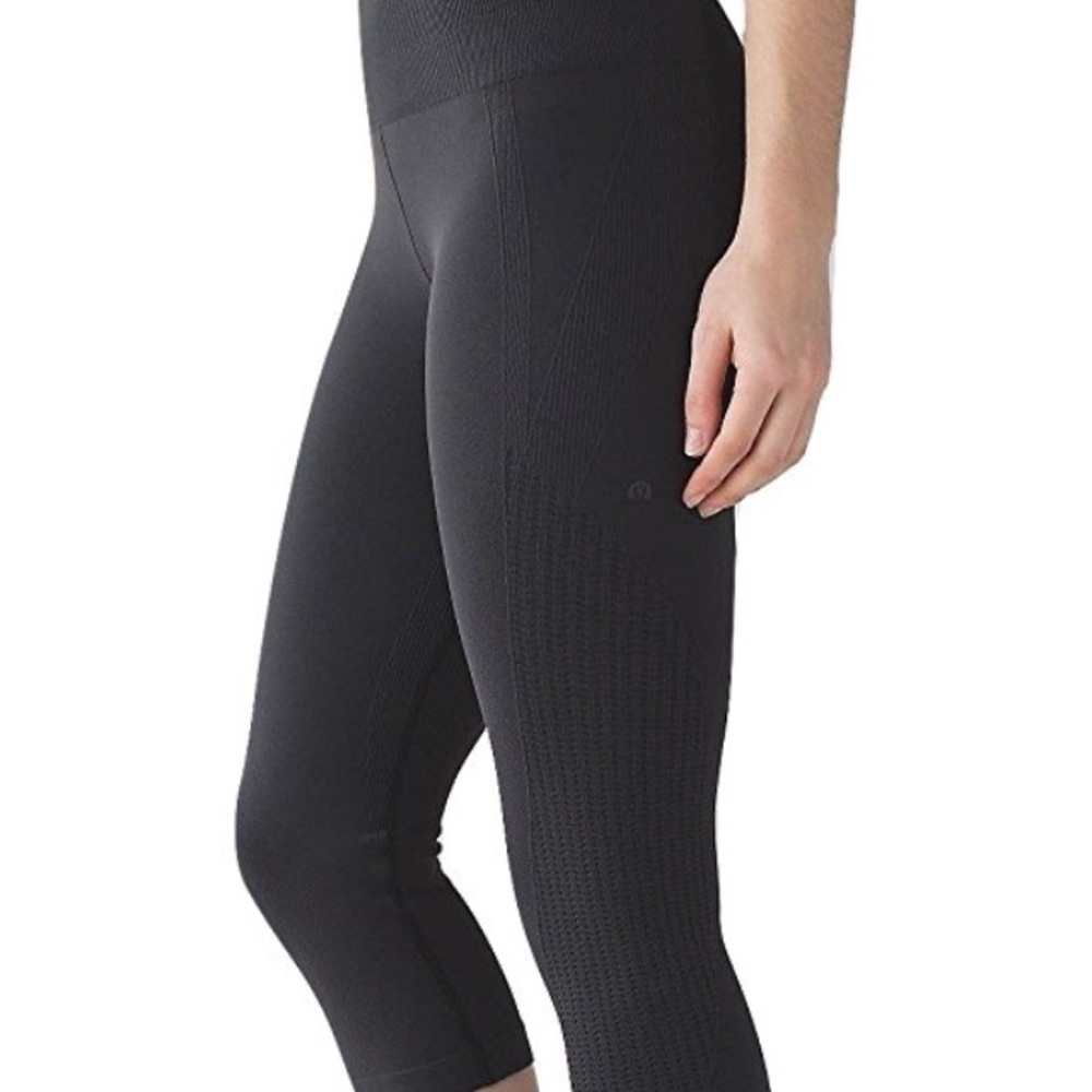 Lululemon Flow and Go crop size 8